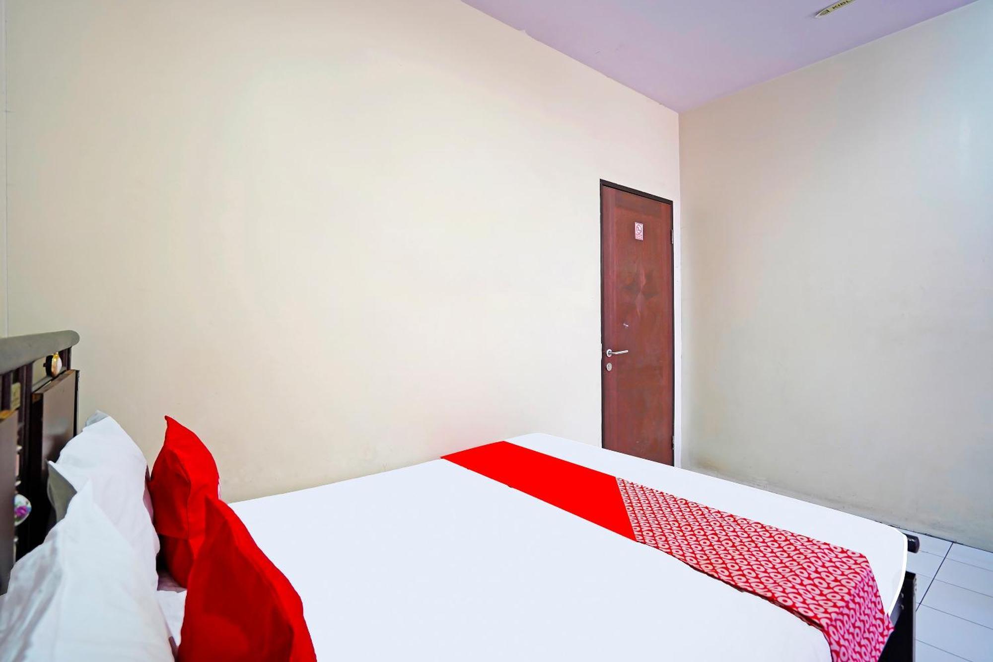 Oyo 91415 De Wijaya Hotel Sidoarjo Bagian luar foto