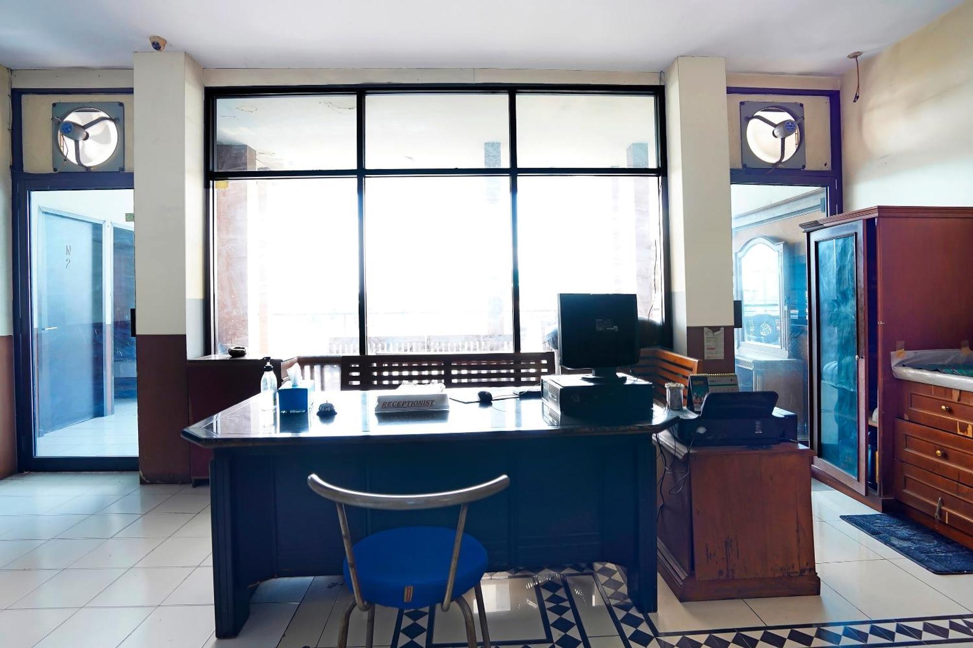 Oyo 91415 De Wijaya Hotel Sidoarjo Bagian luar foto