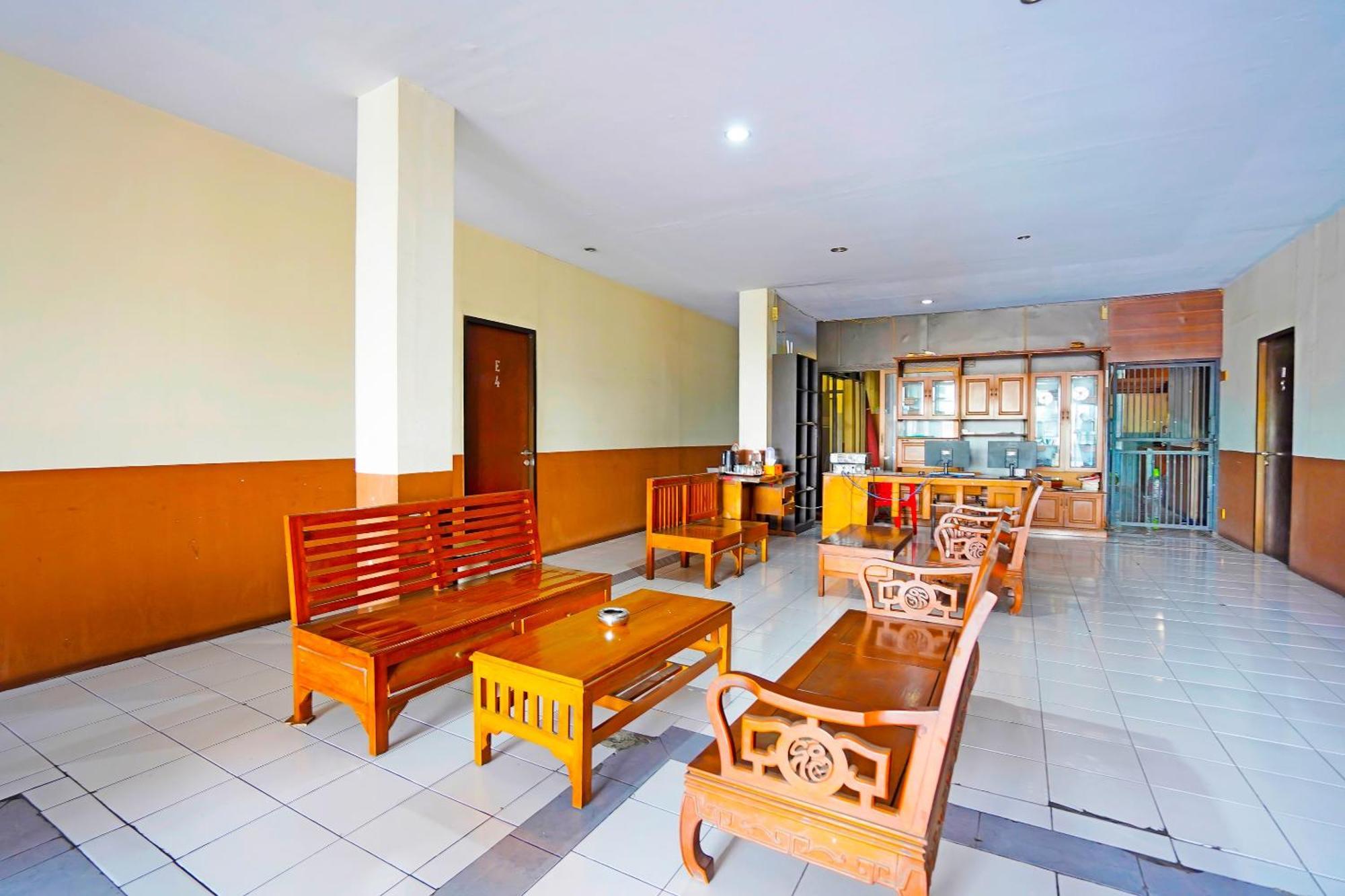 Oyo 91415 De Wijaya Hotel Sidoarjo Bagian luar foto